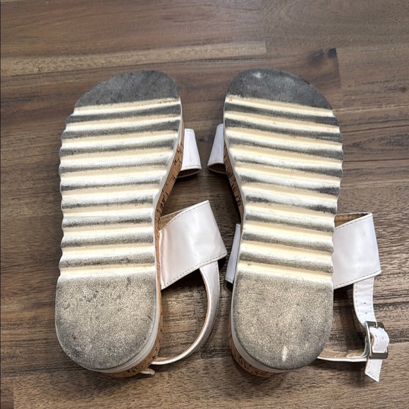 Sandals - Picture 4 of 4